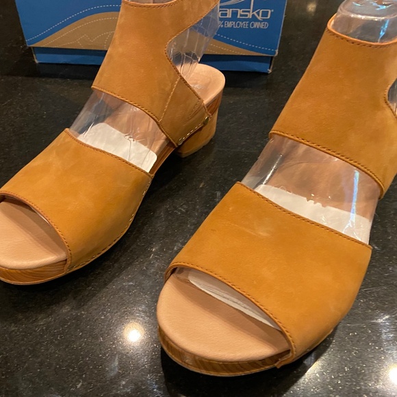 Dansko Minka milled sandals/shoes - Picture 11 of 11